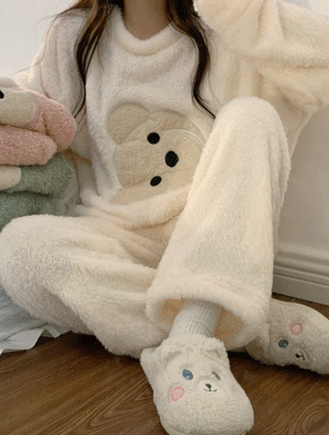 러비베어 수면잠옷 겨울 루즈핏 편안한 귀여운 뽀글이 양털 인조털 기본 베이직 데일리